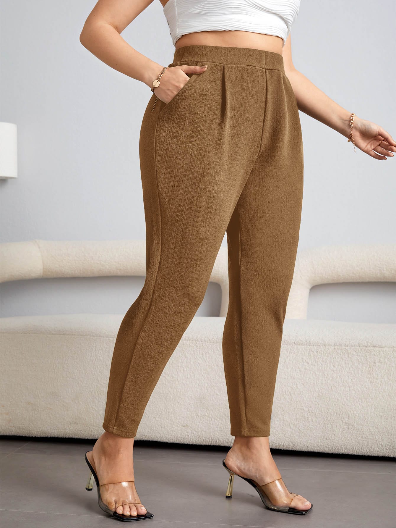 Calça Plus Size Feminina Skinny de Malha com Bolso