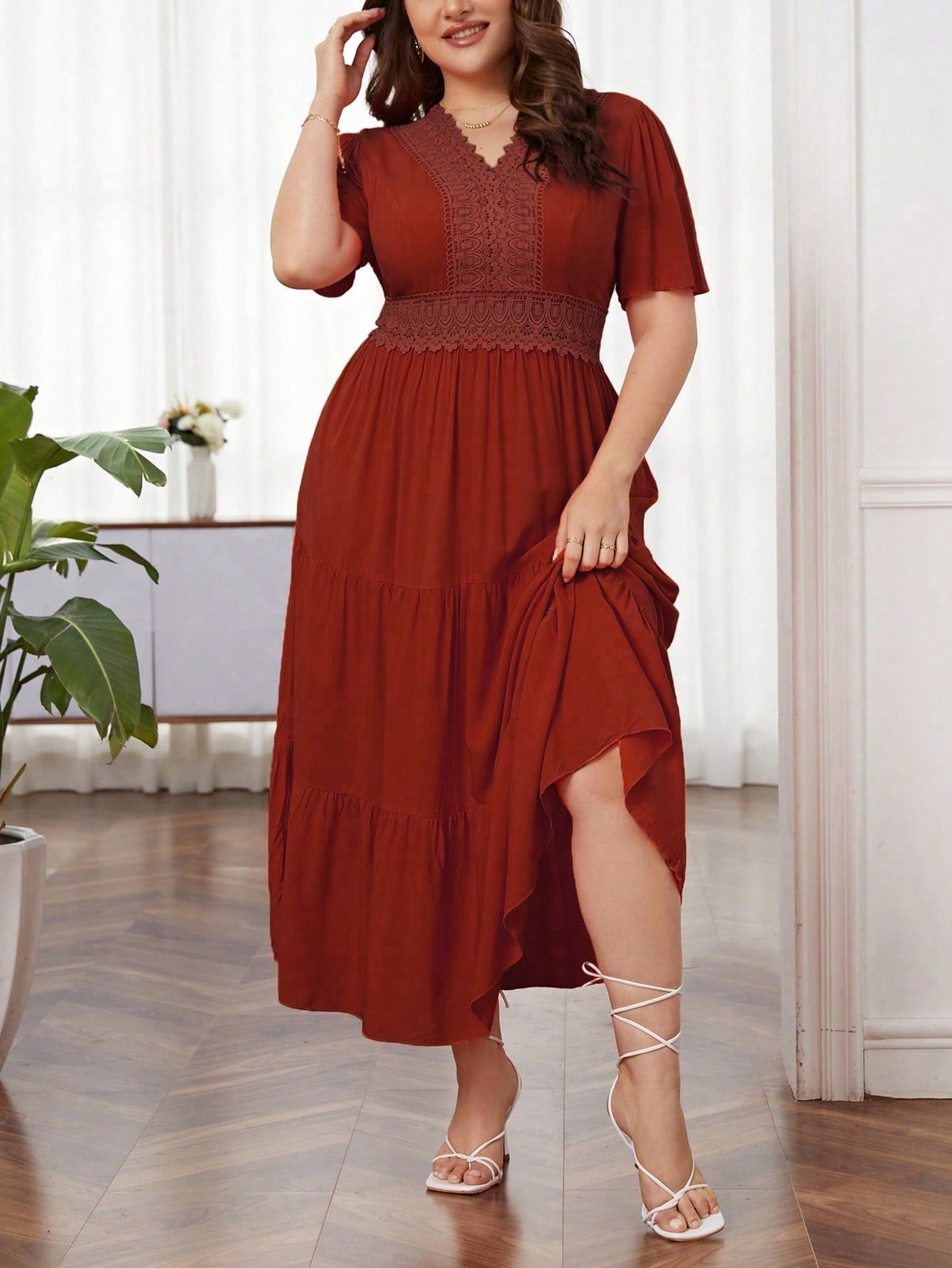 Vestido Plus Size Longo Feminino Manga Curta de Renda