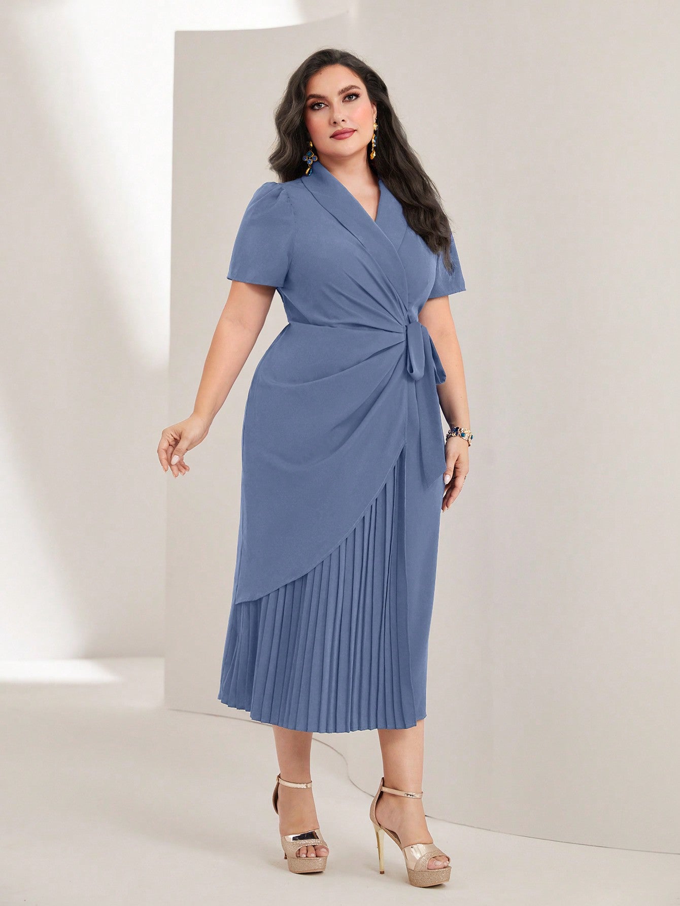 Vestido Midi Plus Size Elegante Decote V Plissado-Vittore Modas