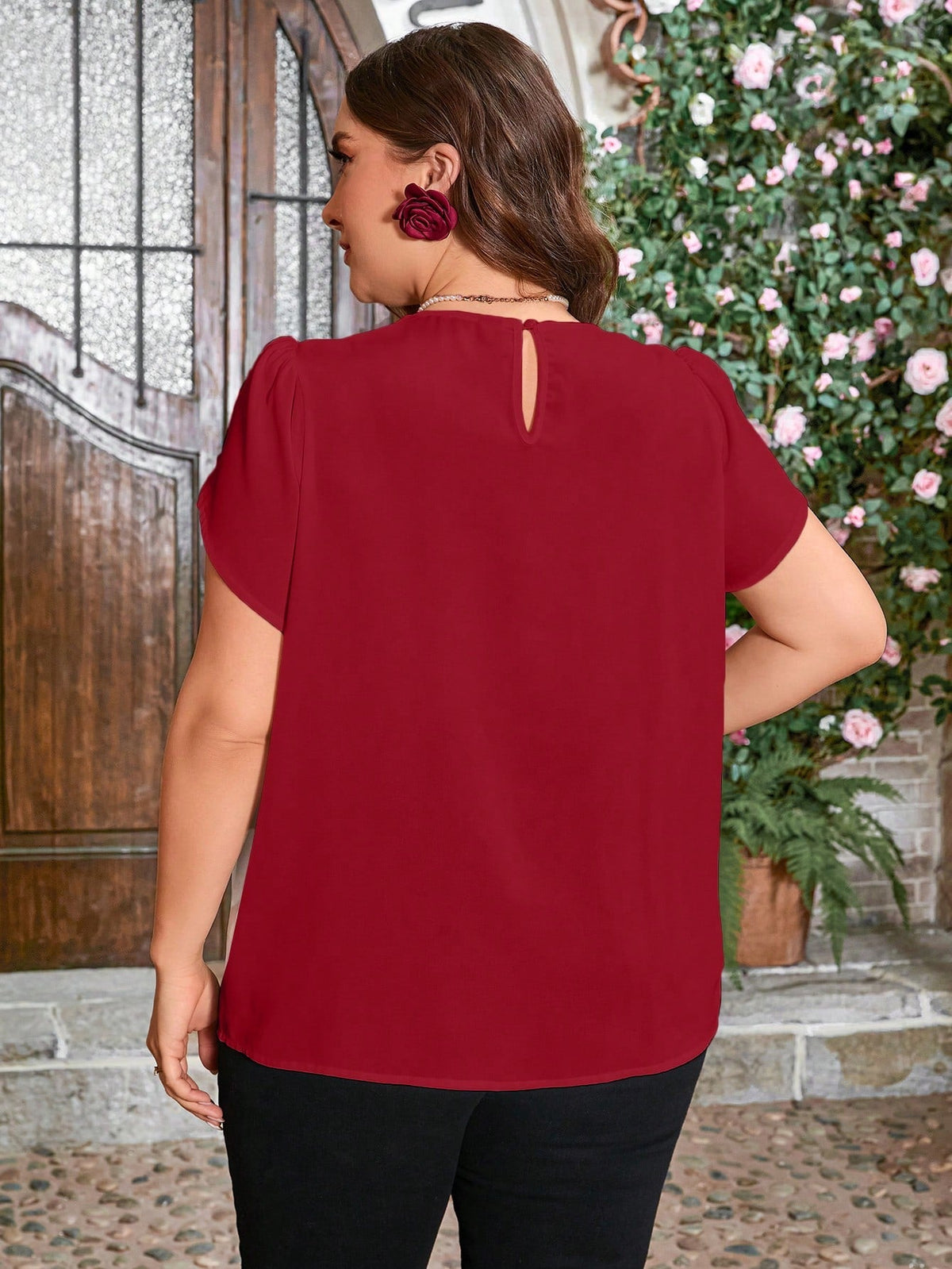 Blusa Plus Size de Renda Gola Redonda