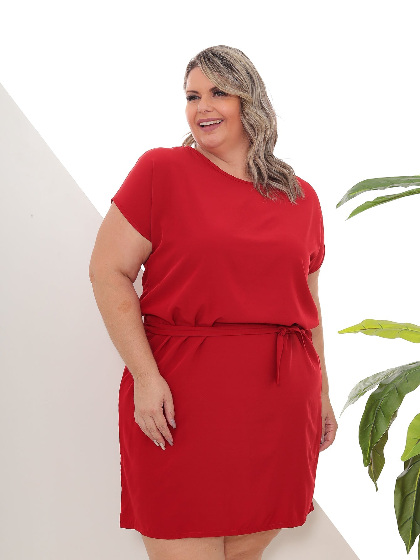 Vestido Plus Size Curto Liso