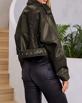 Jaqueta Feminina Vittore de Couro, Estilo Rocker com Cinto de Fivela e Zíper