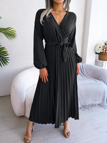 Vestido Feminino Vittore Elegante com Manga Comprida e Cintura Plissada