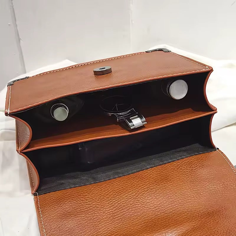 Bolsa Feminina Vittore de Couro com Estilo Europeu e Alça de Corrente