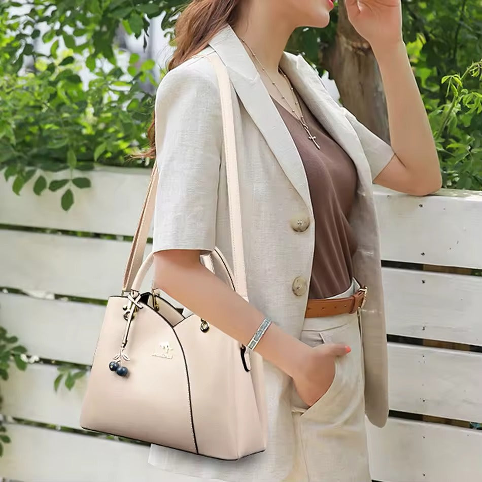 Bolsa Vittore Serenidade Fashion em Couro Luxo com Design Sofisticado e Alça Ajustável