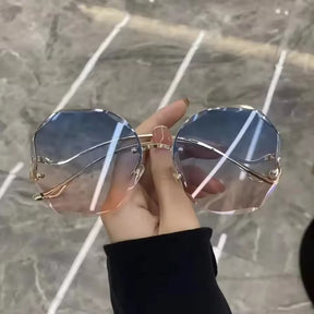 Óculos de Sol Feminino Vittore Oceano com Lentes de Proteção UV e Design Moderno