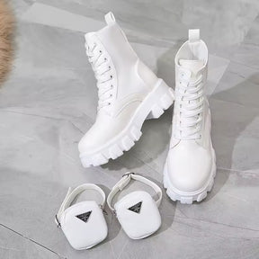 Bota Feminina Plataforma Tratorada Vittore com Cadarço e Bolsinha Lateral