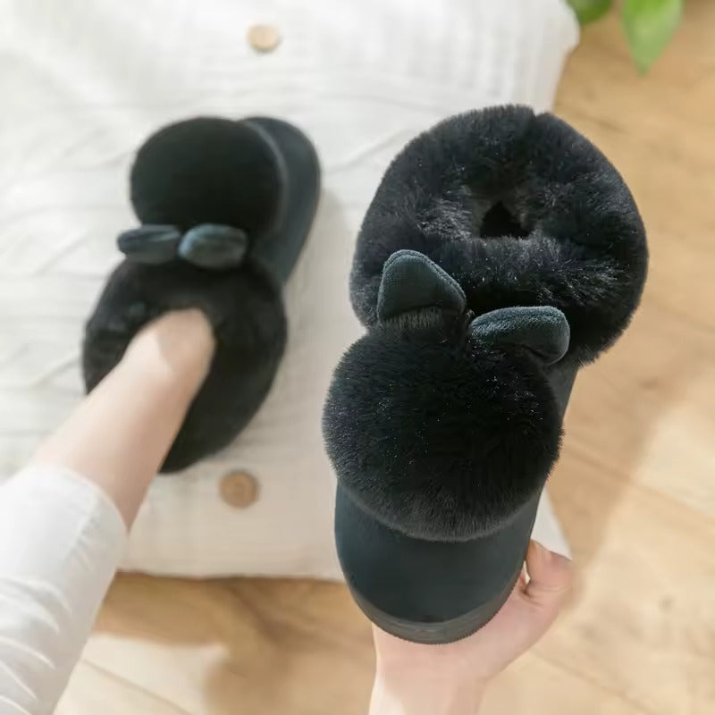 Pantufa Feminina Vittore Coelhinho com Design Fechado e Toque Aconchegante