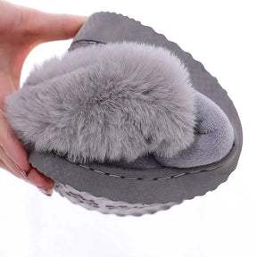 Pantufa Feminina Vittore Coelhinho com Design Fechado e Toque Aconchegante