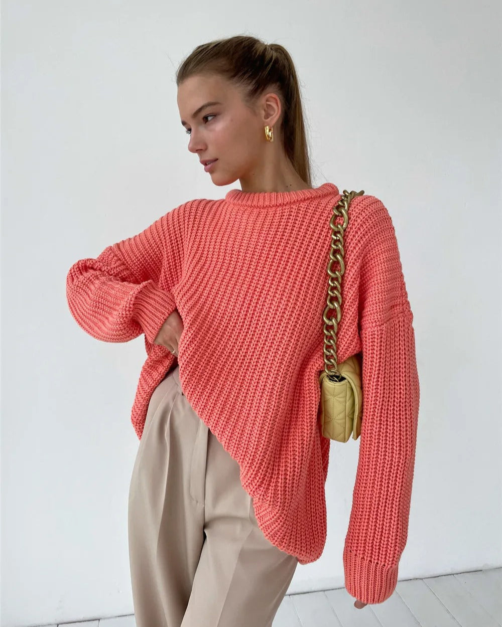 Suéter Feminino Vittore Sofia de Tricot Oversized e Gola Redonda