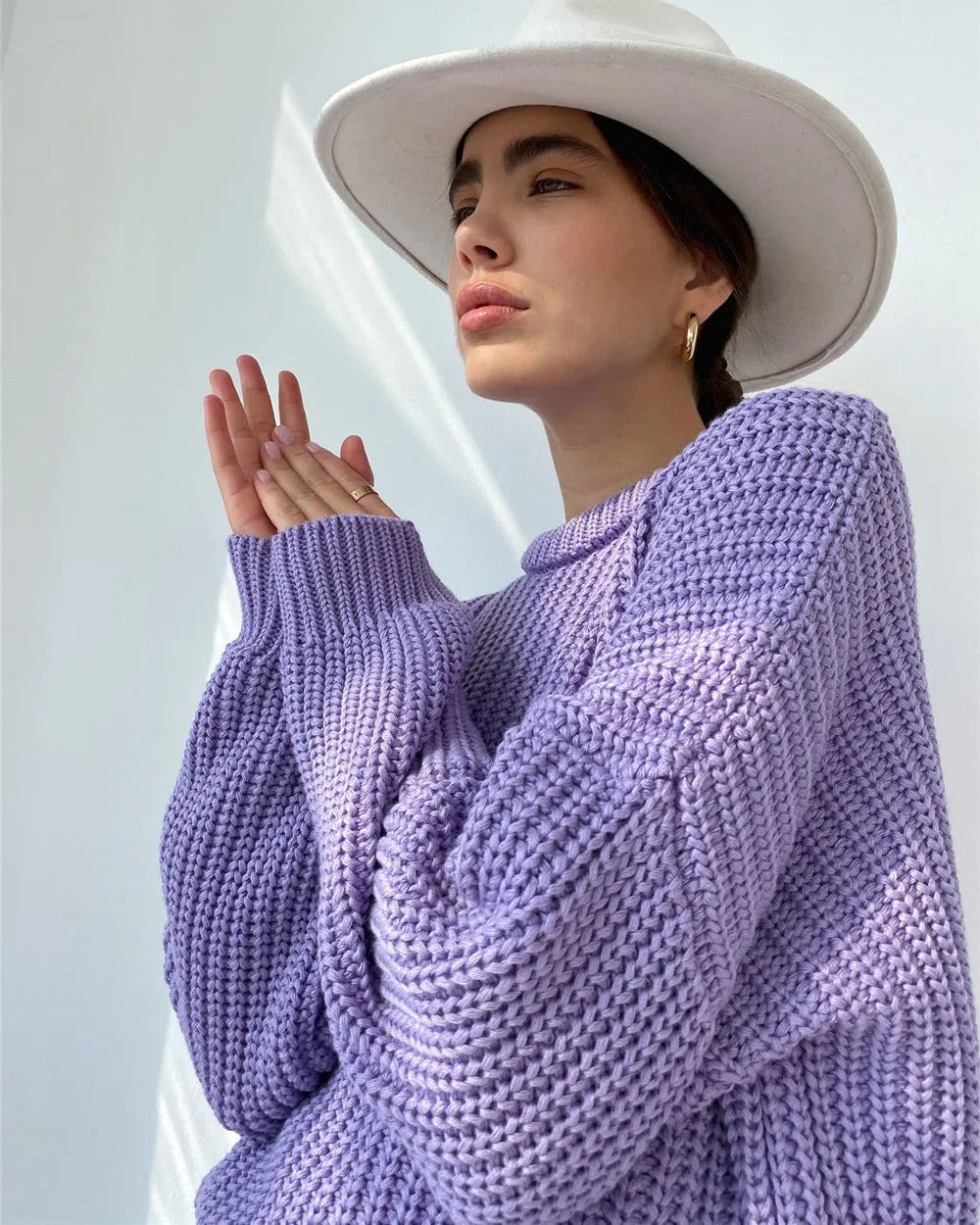 Suéter Feminino Vittore Sofia de Tricot Oversized e Gola Redonda