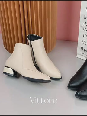 Bota Feminina Vittore Iara De Couro  com Salto Baixo e fechamento em zíper