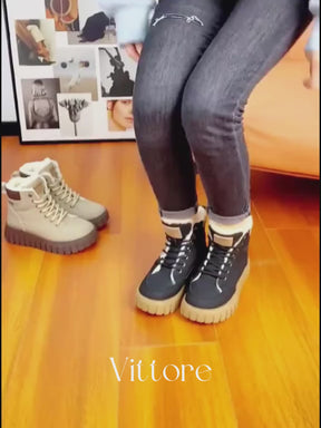 Bota Feminina Vittore Ariella com Forro Peluciado e Solado Plataforma Antiderrapante